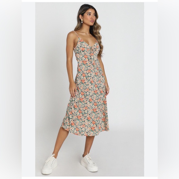 Showpo. Dresses & Skirts - Showpo toss the dice floral midi dress size 4